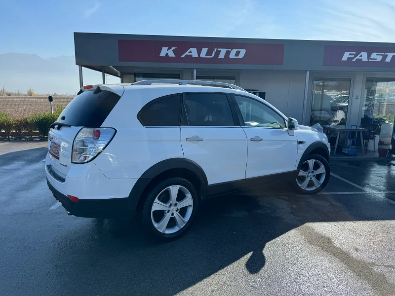 Chevrolet Captiva 2.2 / 184 кс / Facelift / 7 места, снимка 3 - Автомобили и джипове - 47817080