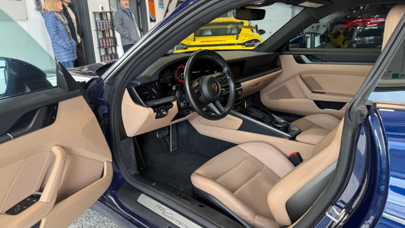 Porsche Carrera CARFAX* АВТОФИНАНСИРАНЕ* БЕЗ ПЪРВОНАЧАЛНА ВНОСКА* , снимка 5 - Автомобили и джипове - 52610686