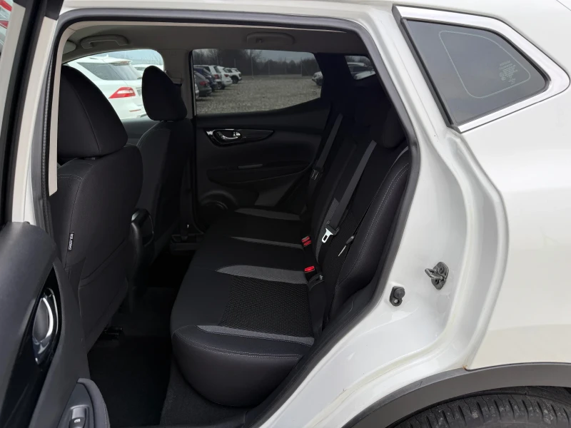 Nissan Qashqai 1.3 DIG-T NAVI CAMERA, снимка 11 - Автомобили и джипове - 52880274