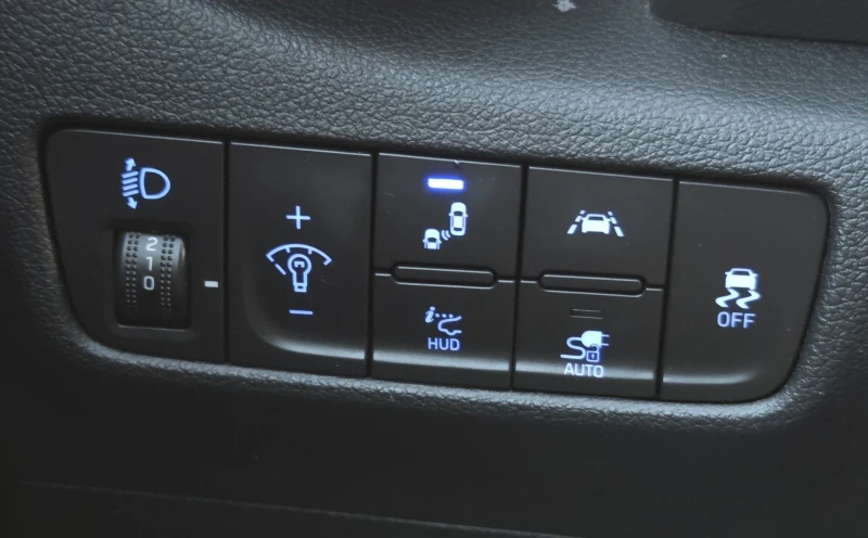 Hyundai Kona 64KWh/Blue Link/SOH100%, снимка 15 - Автомобили и джипове - 53048893