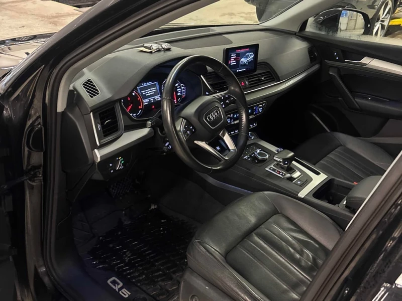 Audi Q5 * Komfort * CARFAX * ПОДГРЕВИ * КАМЕРА, снимка 5 - Автомобили и джипове - 53387671