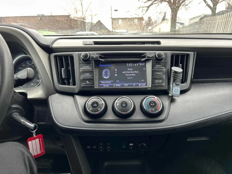 Toyota Rav4 * LE * CARFAX * КАМЕРА * ПОДГРЕВИ, снимка 9 - Автомобили и джипове - 53403129