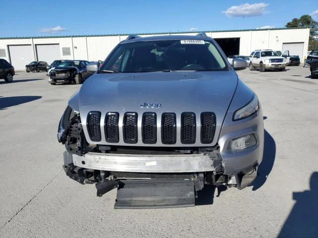 Jeep Cherokee 3.2L 6 Front-wheel Drive, снимка 10 - Автомобили и джипове - 53598750