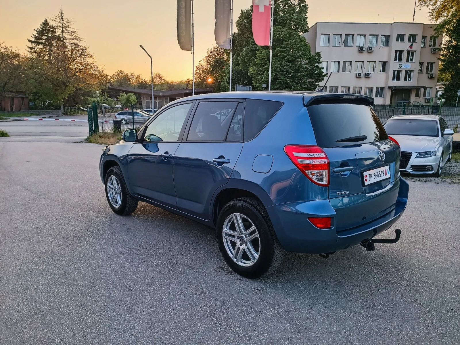 Toyota Rav4 2.0i-158кс-ШВЕЙЦАРИЯ-РЪЧКА-6ск-4Х4-FACELIFT - изображение 5