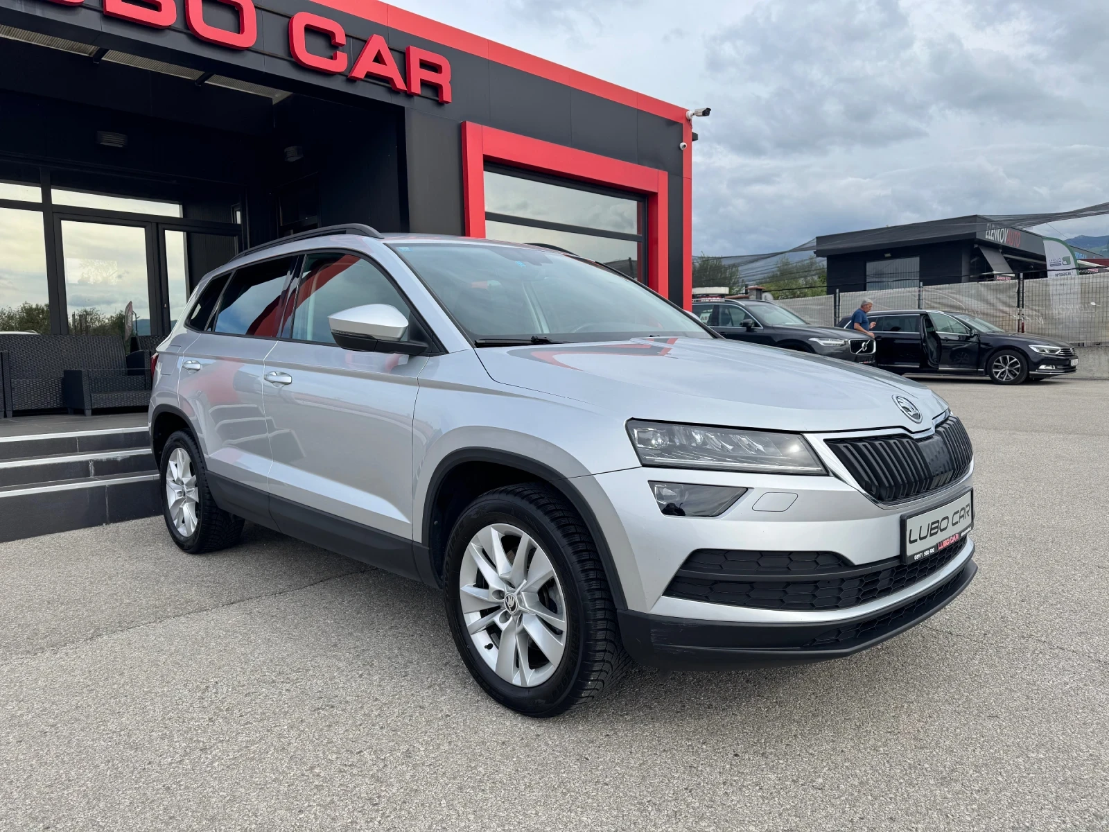 Skoda Karoq 2.0D-4X4-150к.с.-LED-NAVI-TOP - изображение 8