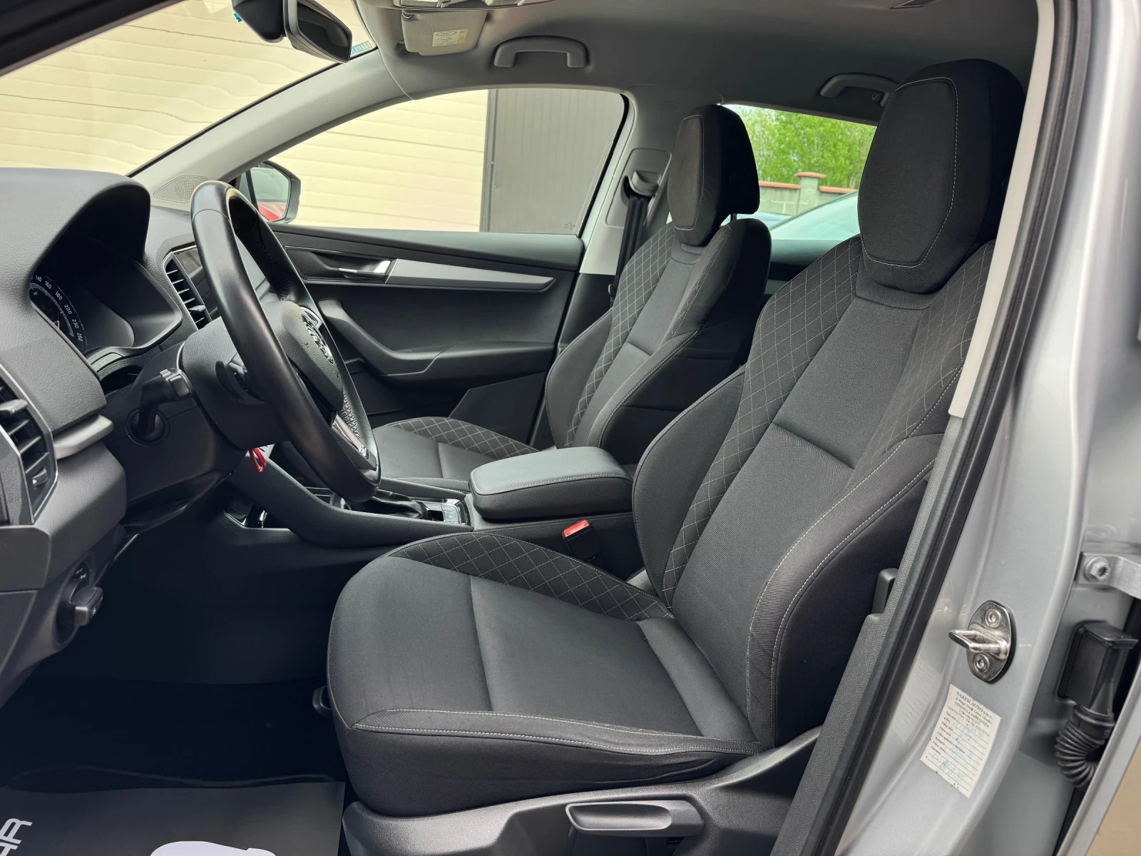 Skoda Karoq 2.0D-4X4-150к.с.-LED-NAVI-TOP - изображение 10
