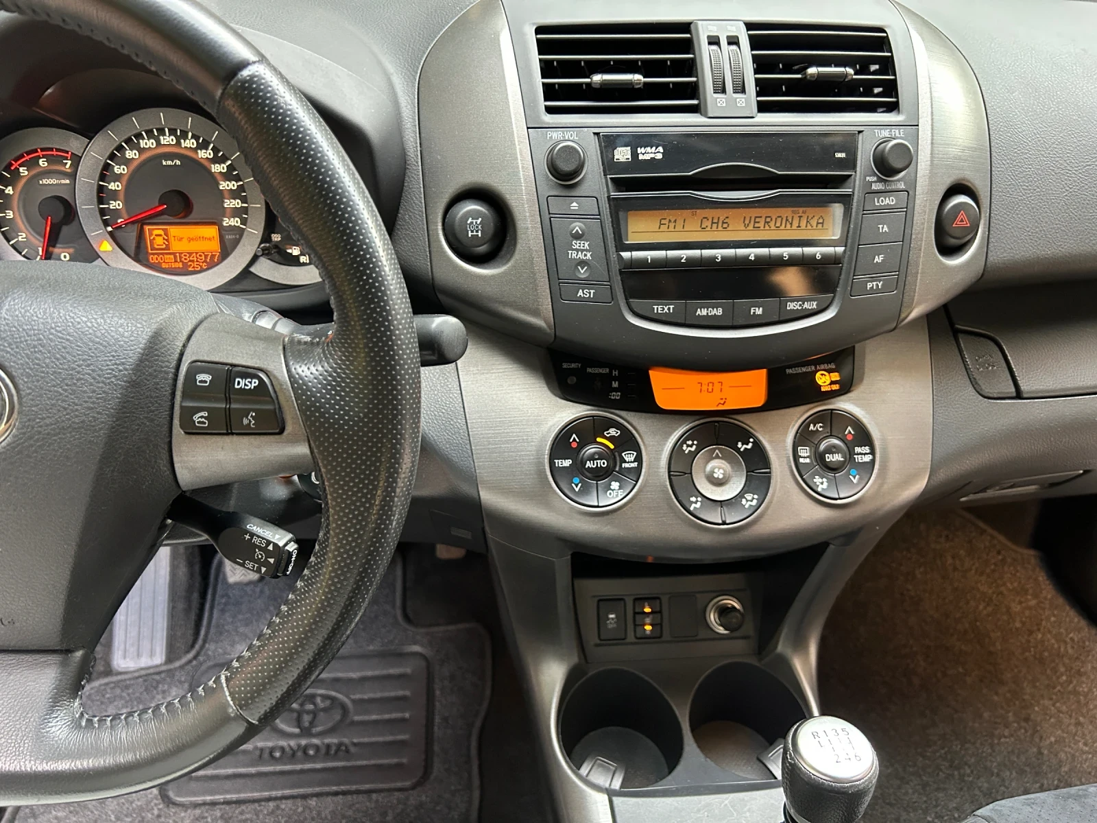 Toyota Rav4 2, 2 D-4D, 4X4, 184 800 км, КАТО НОВА ! - изображение 10