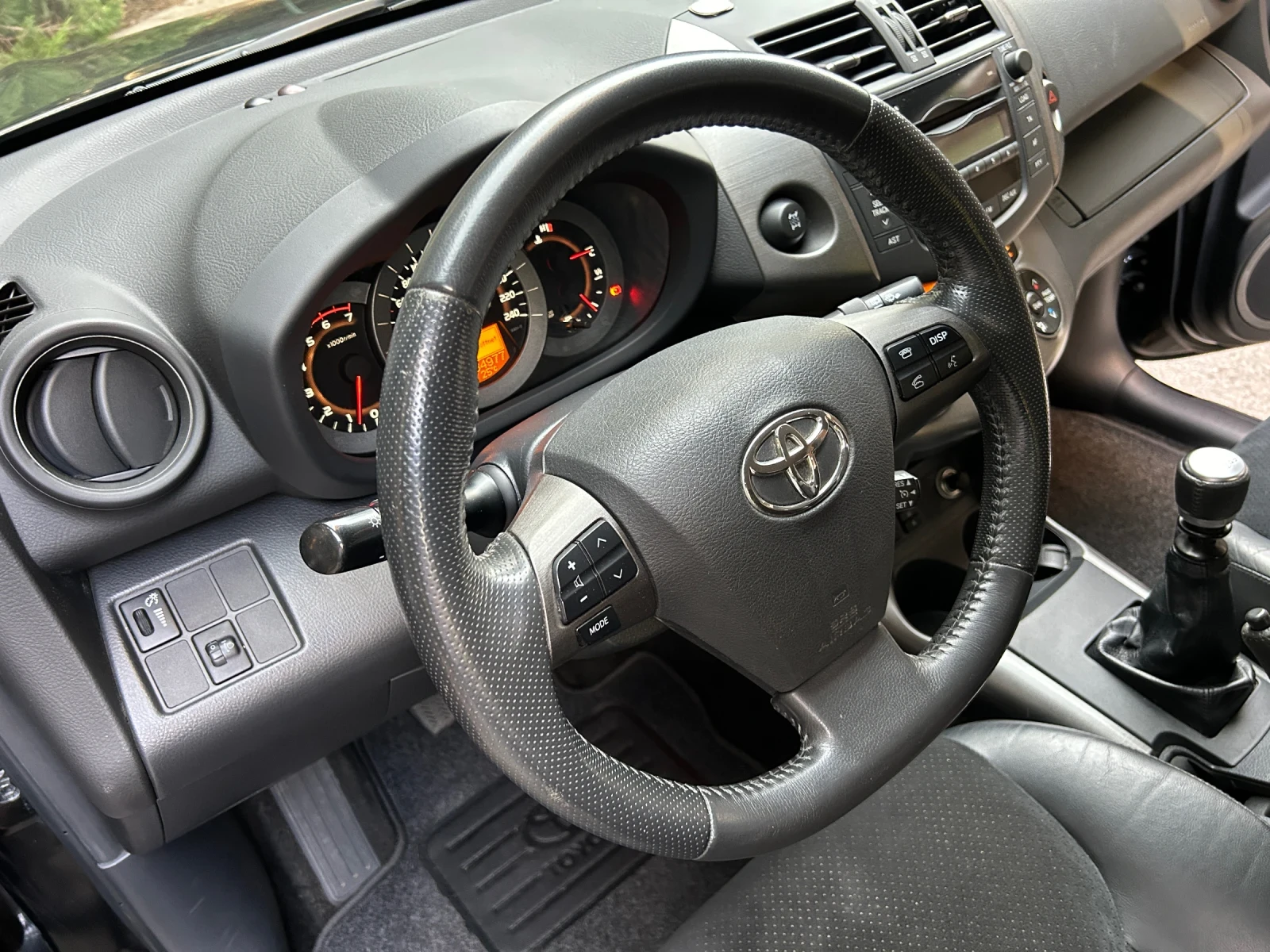 Toyota Rav4 2, 2 D-4D, 4X4, 184 800 км, КАТО НОВА ! - изображение 9