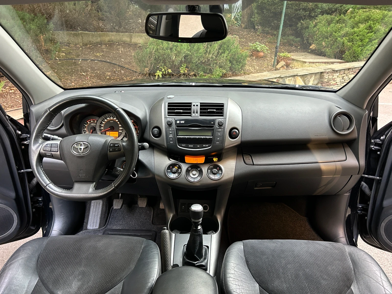Toyota Rav4 2, 2 D-4D, 4X4, 184 800 км, КАТО НОВА ! - изображение 8