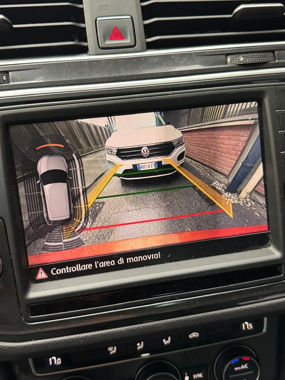 VW Tiguan NAVI* КАМЕРА* 175000км* 2.0TDi 4x4 150hp* 10.2016г | Mobile.bg — изображение 2