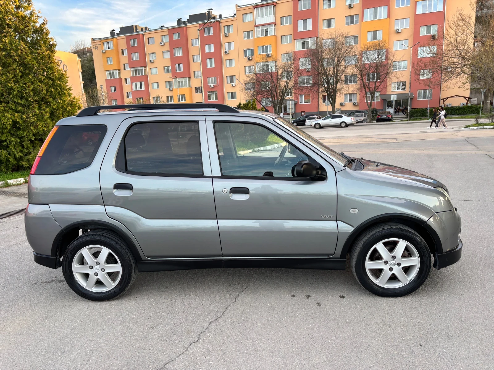 Suzuki Ignis 1.5 Vvt 4x4, снимка 5 - Автомобили и джипове - 54115513