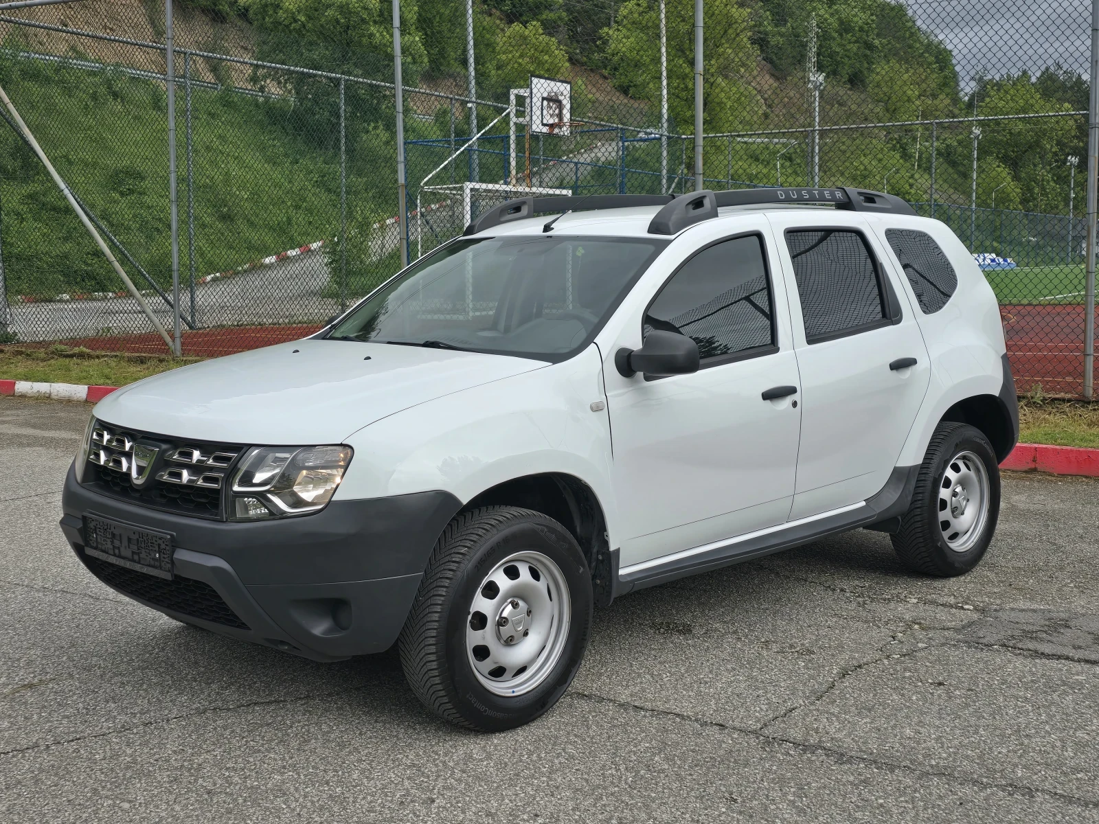 Dacia Duster Внос Италия 1.6 бензин газ, снимка 4 - Автомобили и джипове - 54584001