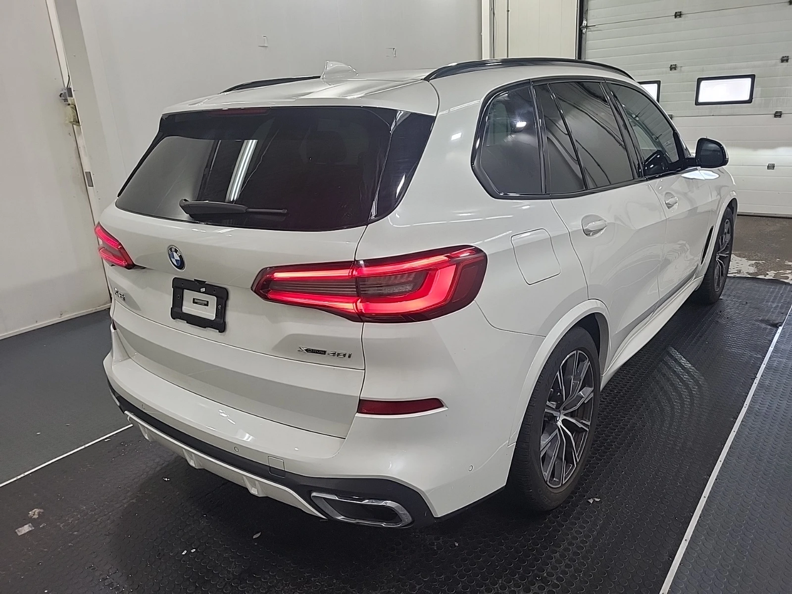 BMW X5 xDrive40i/M-pack/Laser/Swarovski/HUD/H&K/Pano | Mobile.bg � ����������� 4