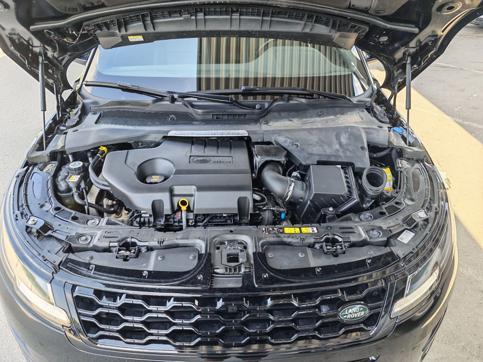 Land Rover Range Rover Evoque 2.0 TDI R-DYNAMIC , снимка 17 - Автомобили и джипове - 55150992