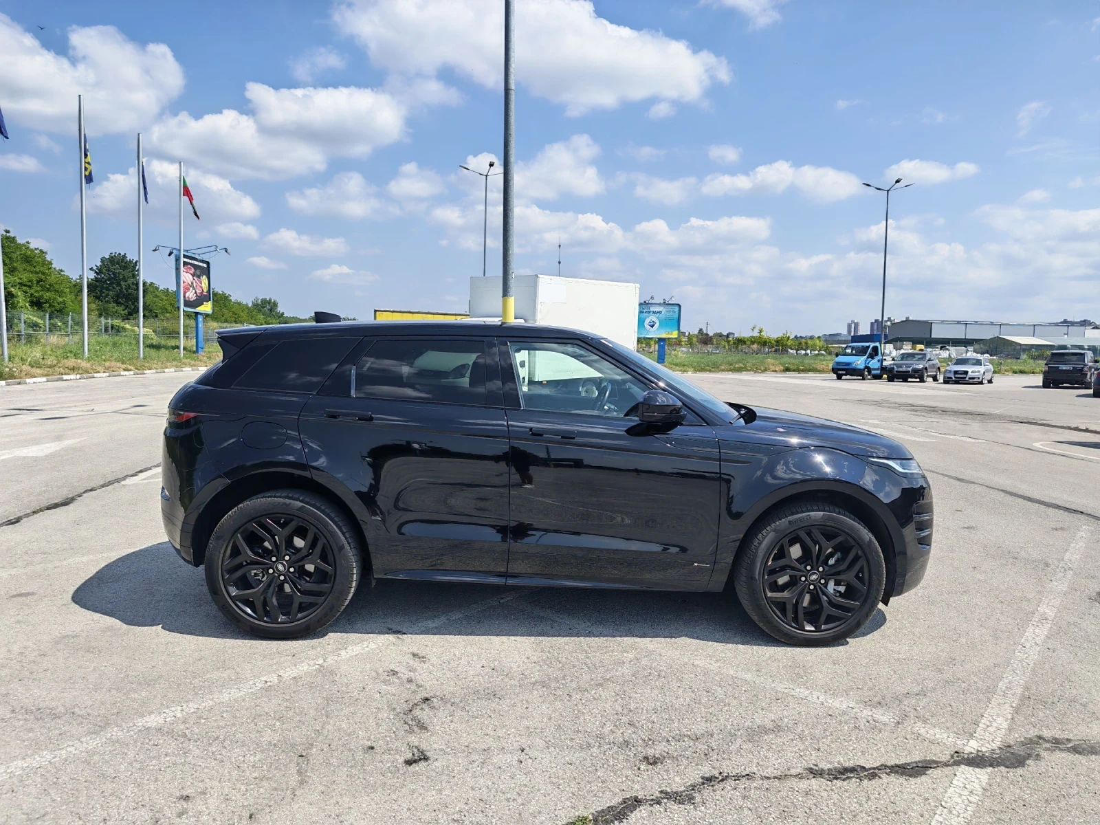 Land Rover Range Rover Evoque 2.0 TDI R-DYNAMIC , снимка 6 - Автомобили и джипове - 55150992