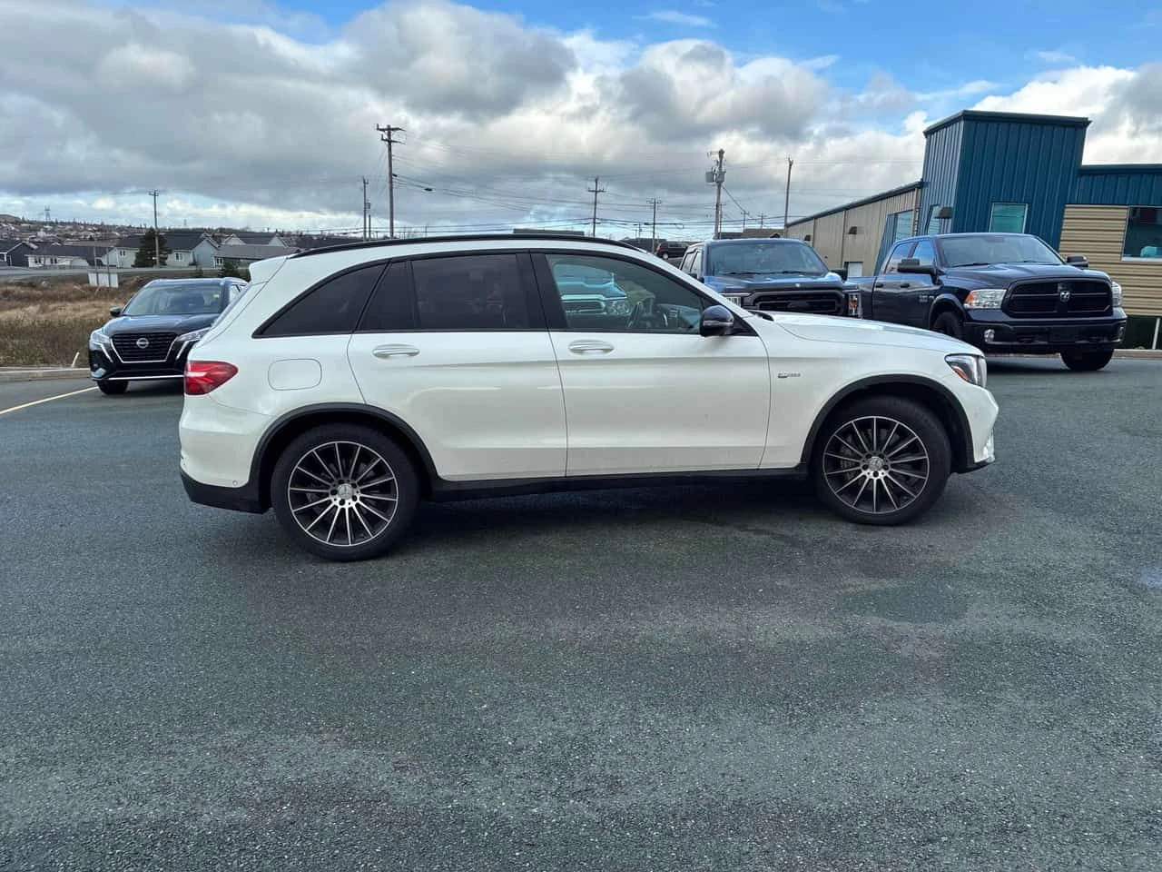 Mercedes-Benz GLC 43 AMG BURMESTER * CARFAX * ОПЦИЯ ЗА ФИНАНСИРАНЕ, снимка 3 - Автомобили и джипове - 55316654