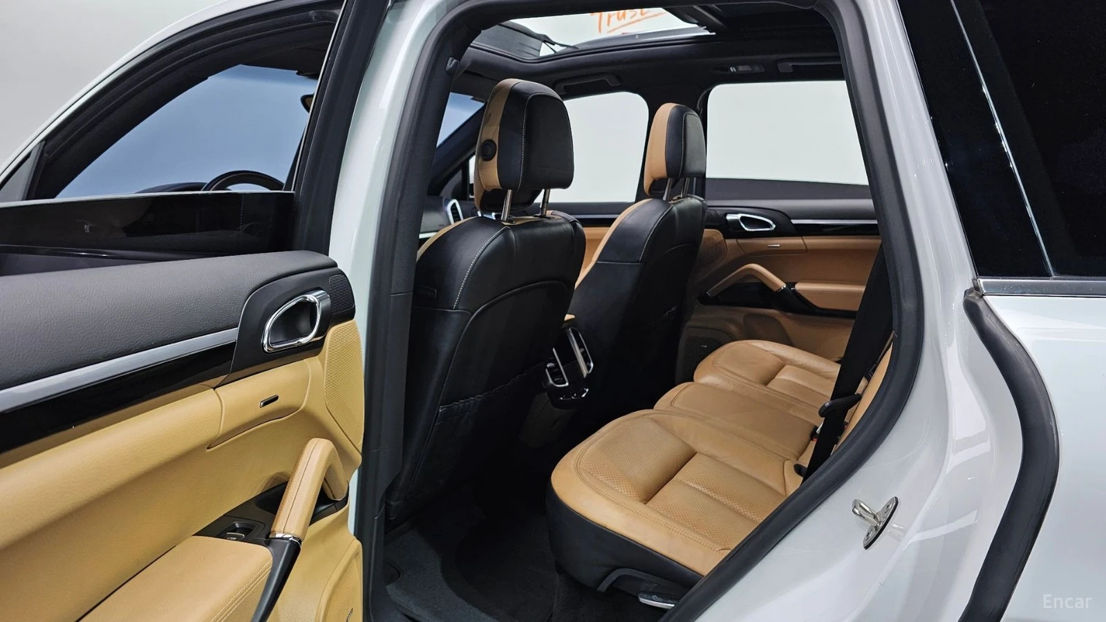 Porsche Cayenne 3.0* КОЖА* ОБДУХВ* ПАНО* АВТОКРЕДИТ, снимка 9 - Автомобили и джипове - 55662239