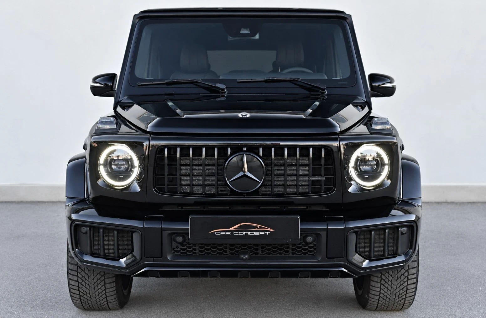 Mercedes-Benz G 63 AMG MANUFAKTUR* FACE-2025* AKRAPOVIC* CARBON* 360* 22, снимка 2 - Автомобили и джипове - 56015008