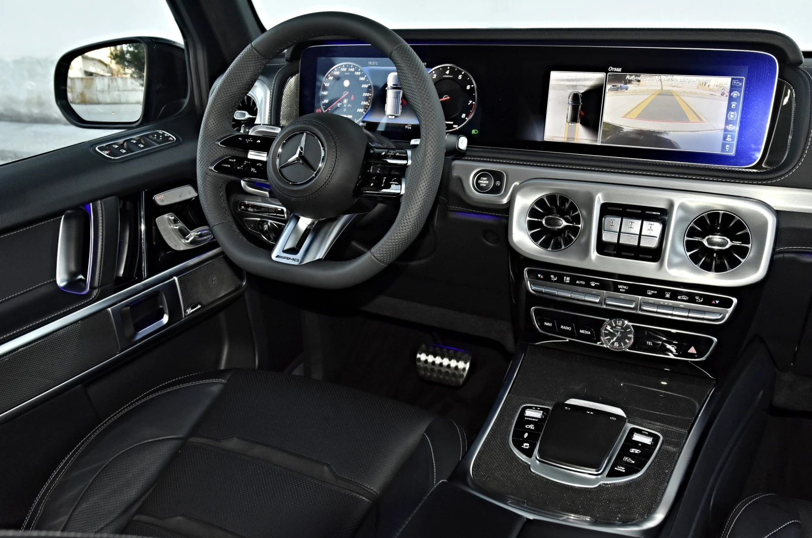 Mercedes-Benz G 63 AMG MANUFAKTUR* FACE-2025* AKRAPOVIC* CARBON* 360* 22, снимка 10 - Автомобили и джипове - 56015008