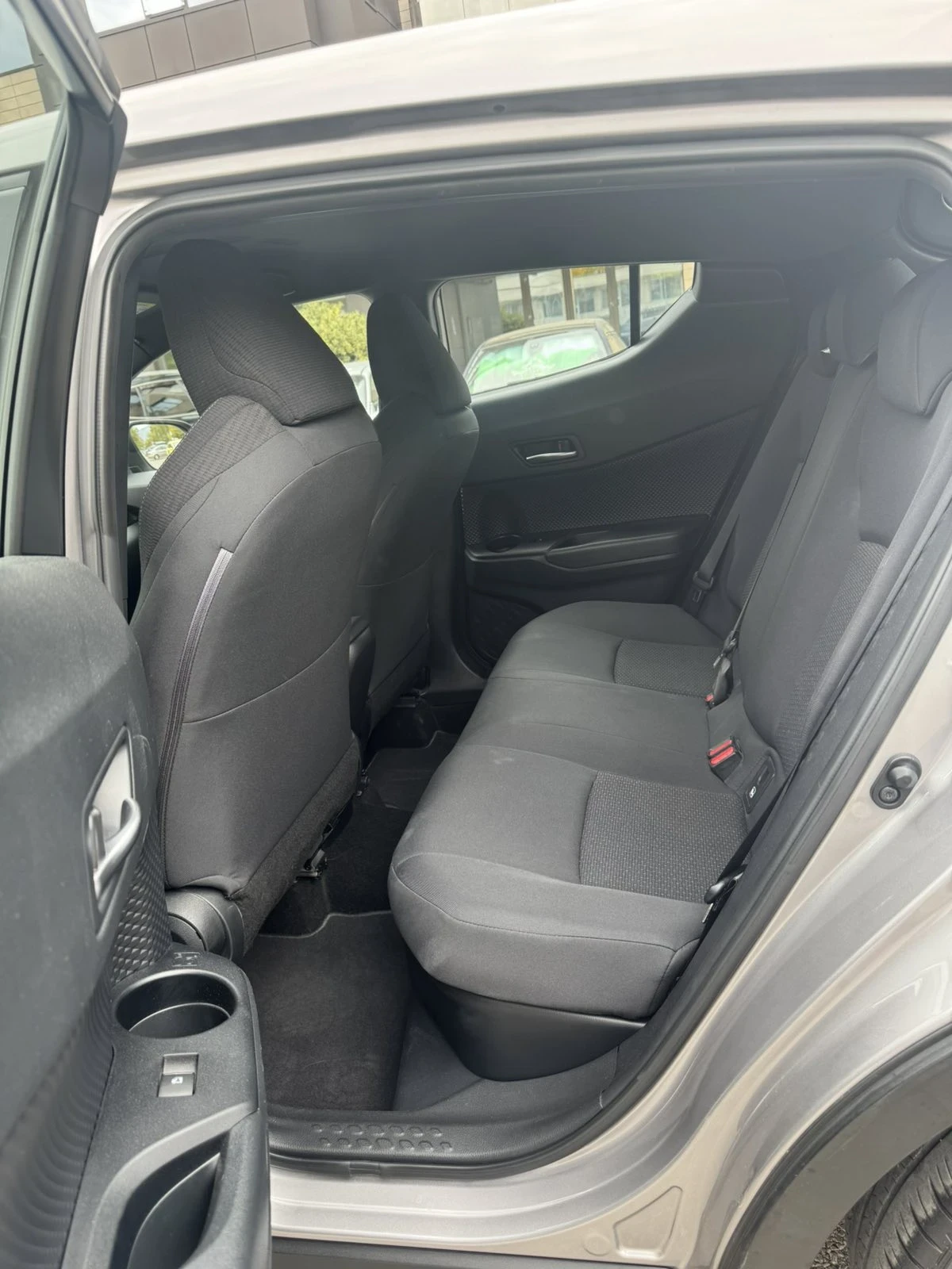 Toyota C-HR hibrid...43 331 km..., снимка 13 - Автомобили и джипове - 56365700