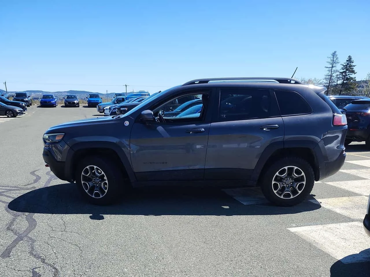 Jeep Cherokee Trailhawk Elite | CARFAX | БЕЗ ИНЦИДЕНТИ, снимка 3 - Автомобили и джипове - 56362118