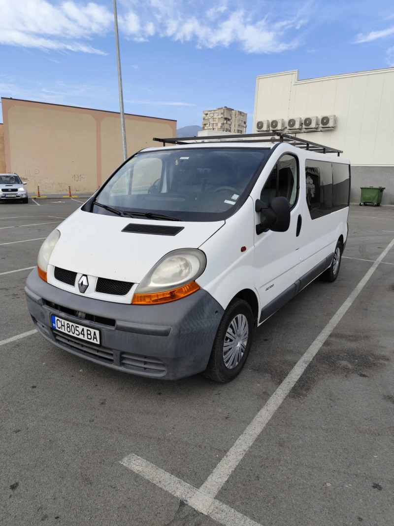 Renault Trafic, снимка 1 - Бусове и автобуси - 49580477