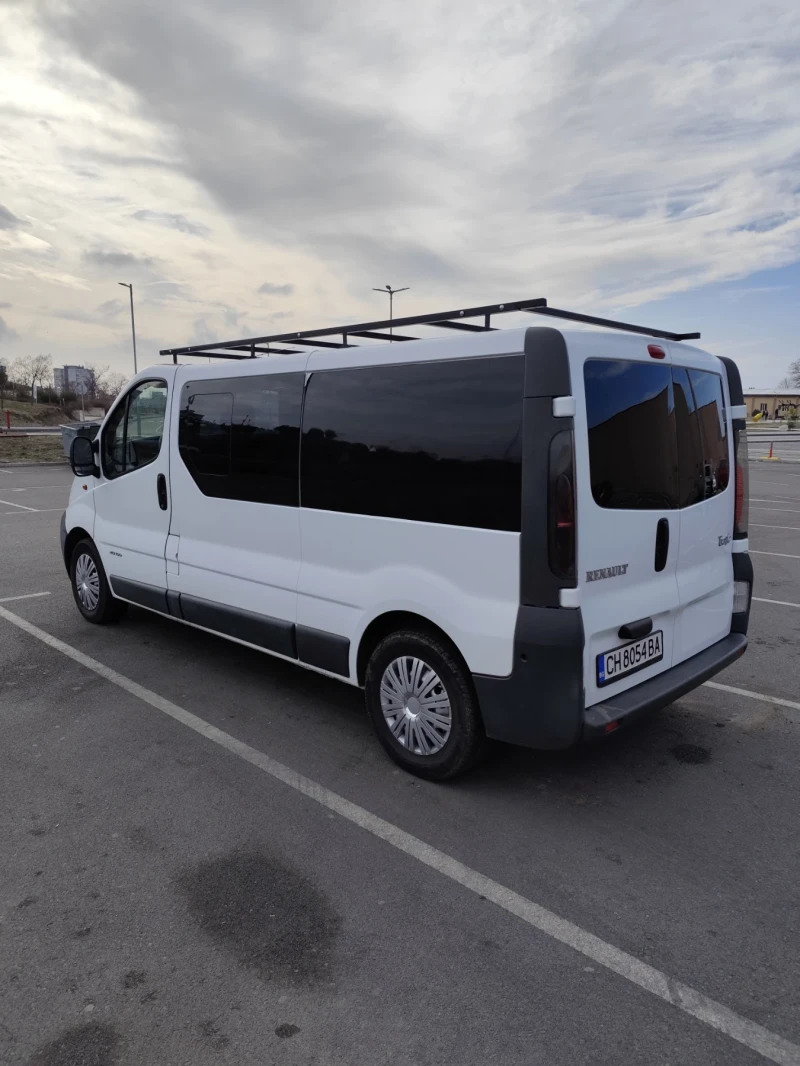 Renault Trafic, снимка 4 - Бусове и автобуси - 49580477