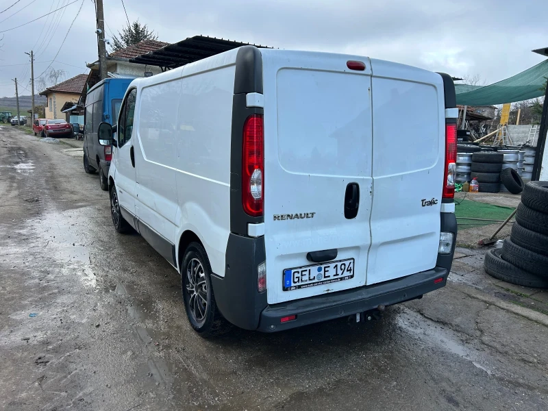Renault Trafic, снимка 3 - Бусове и автобуси - 52887373