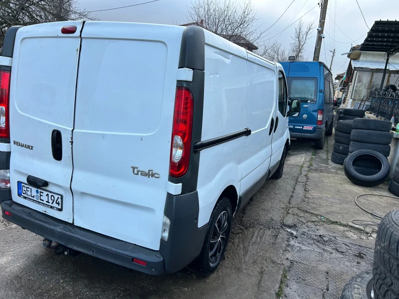 Renault Trafic, снимка 5 - Бусове и автобуси - 52887373