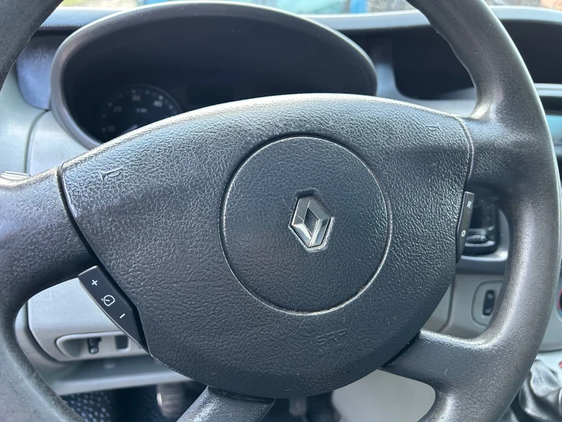 Renault Trafic, снимка 10 - Бусове и автобуси - 52887373