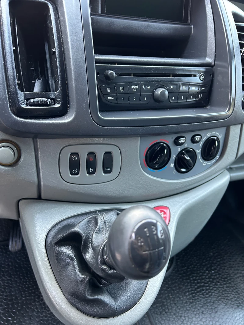 Renault Trafic, снимка 9 - Бусове и автобуси - 52887373