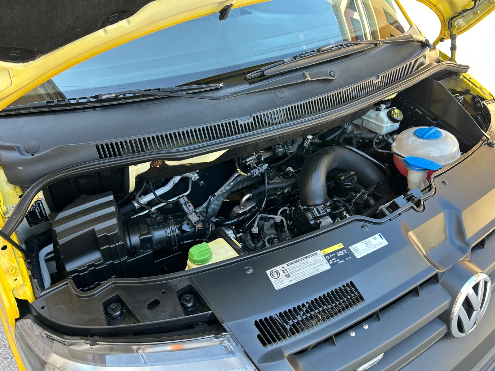 VW Transporter 2.0TDI КЛИМАТИК* 2 стр. врати* , снимка 17 - Бусове и автобуси - 55493411