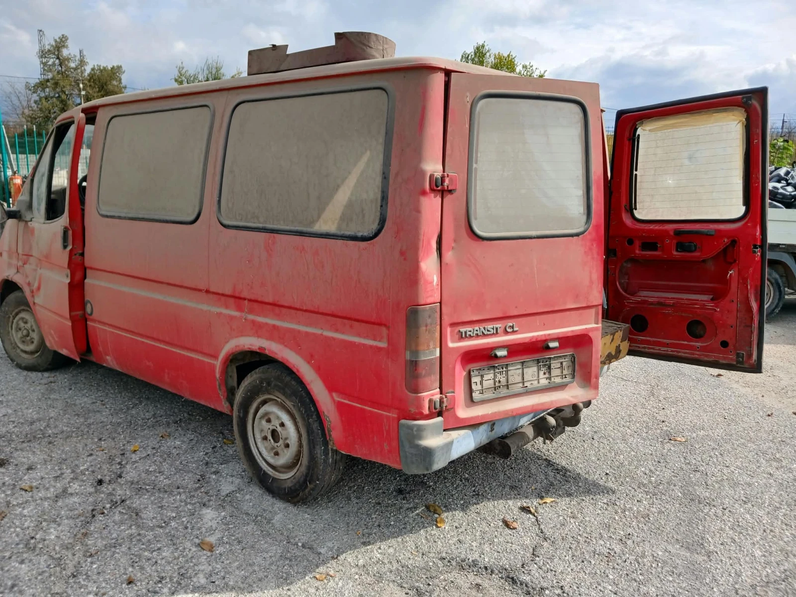 Ford Transit 2.4 diazepam, снимка 3 - Бусове и автобуси - 56605563