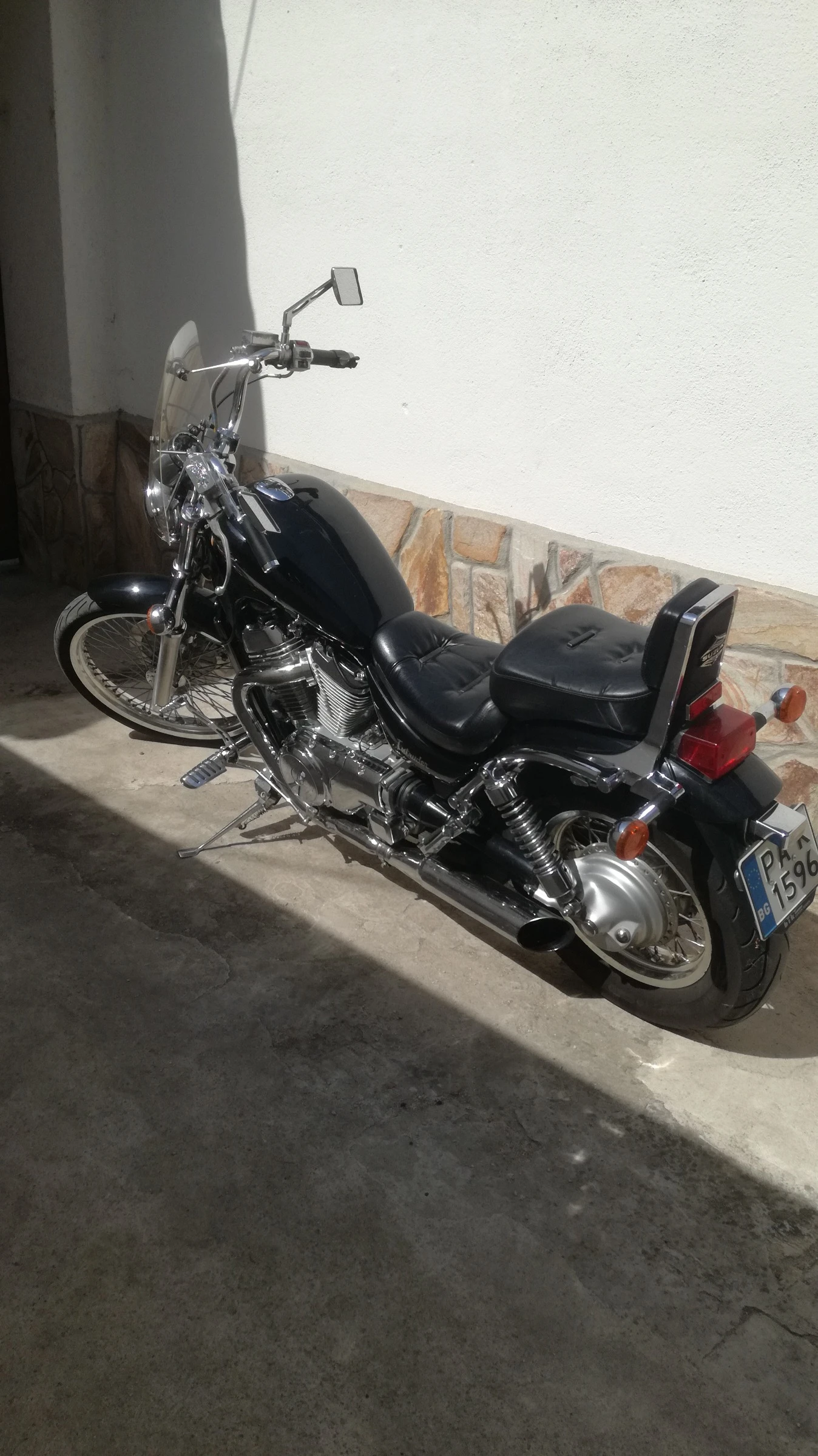 Suzuki Intruder VS
