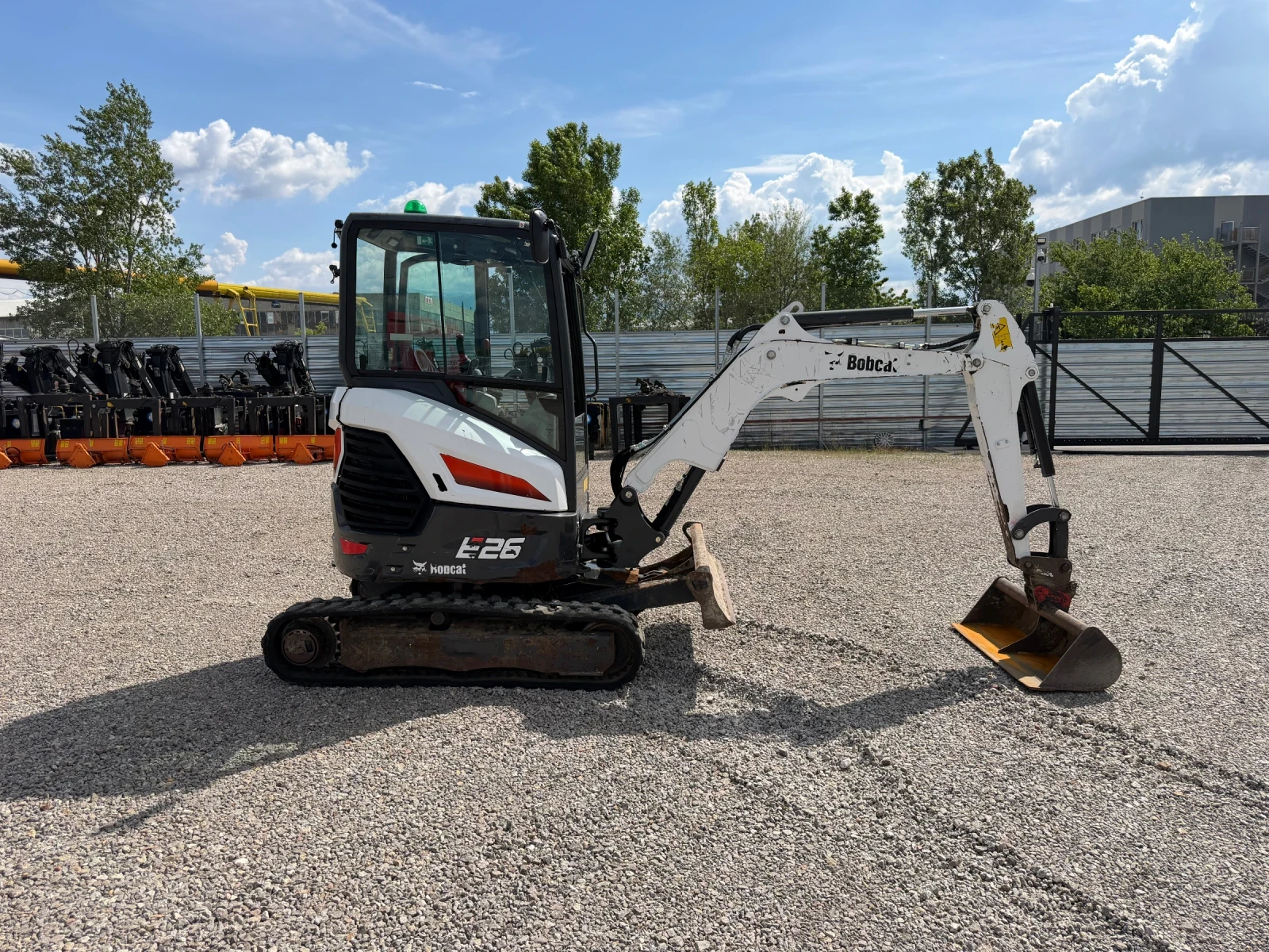Багер Bobcat E26, снимка 2 - Индустриална техника - 54623542