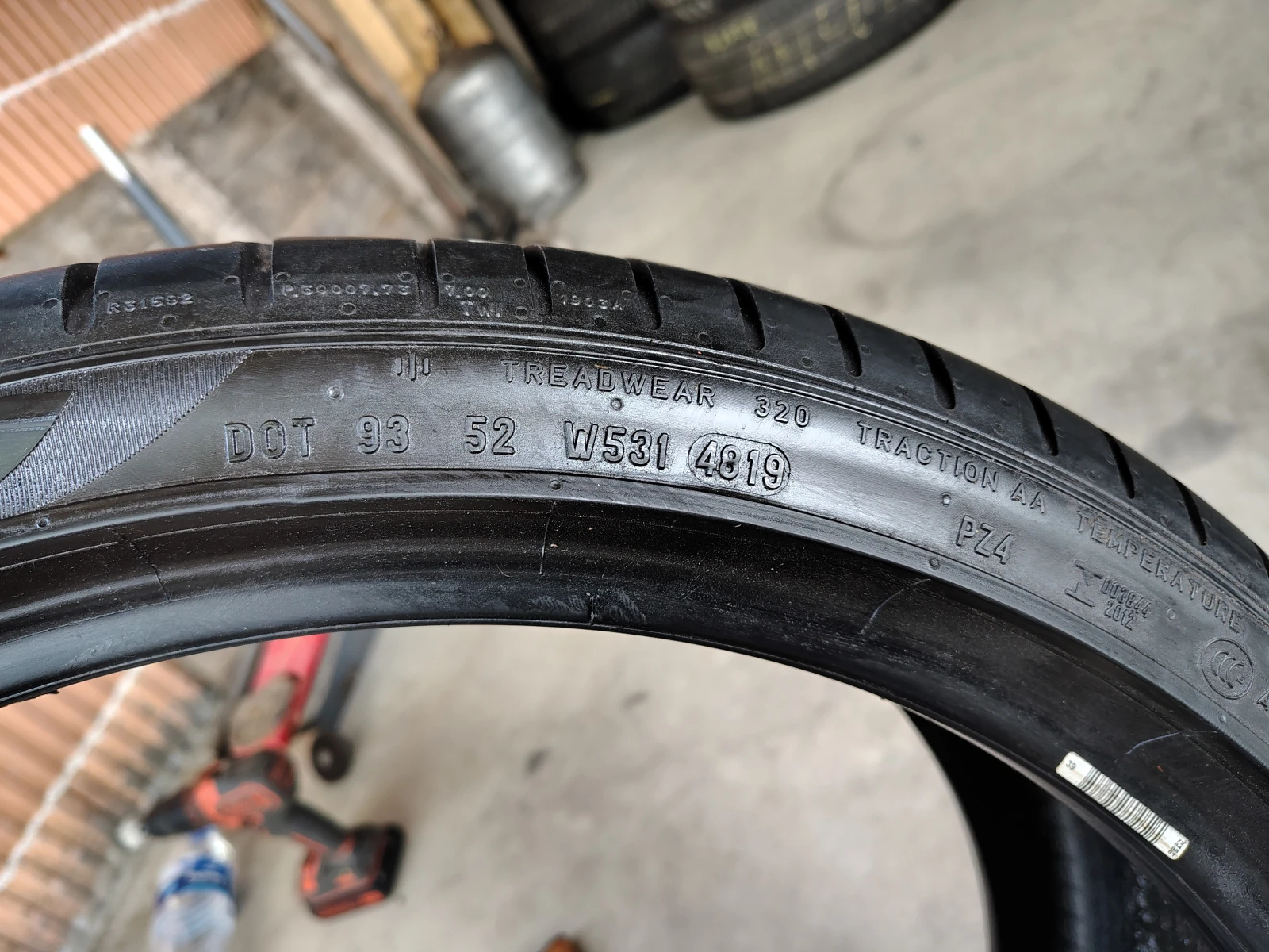 Гуми Летни 245/35R20, снимка 5 - Гуми и джанти - 55845804