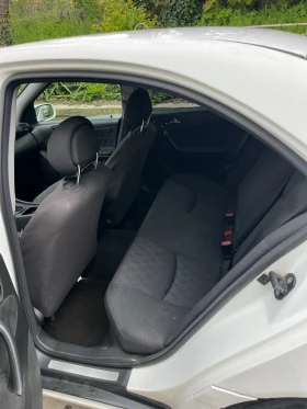 Mercedes-Benz C 220, снимка 15