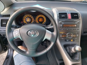 Toyota Auris 1.4, вер.мотор , снимка 2