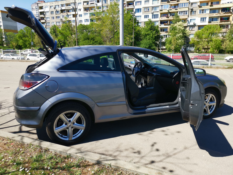 Opel Astra GTC 1.9 150PS, снимка 4 - Автомобили и джипове - 45265402
