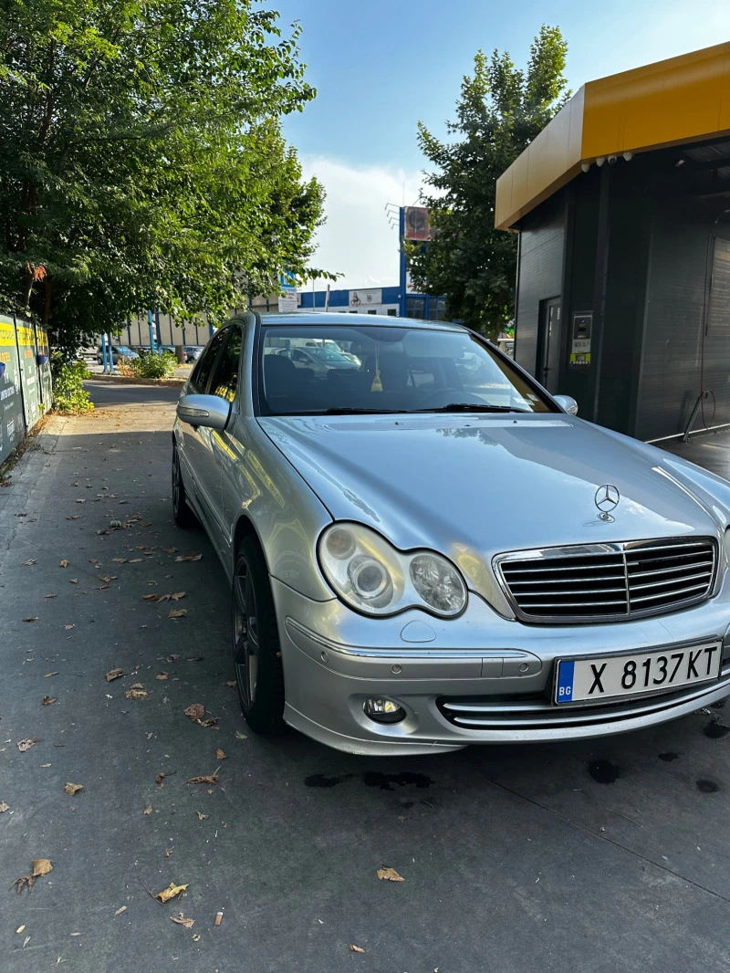 Mercedes-Benz C 180, снимка 1 - Автомобили и джипове - 47009904