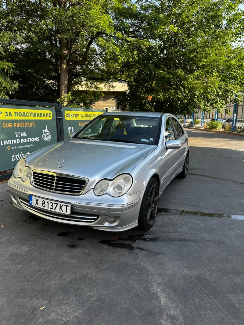 Mercedes-Benz C 180, снимка 3 - Автомобили и джипове - 47009904