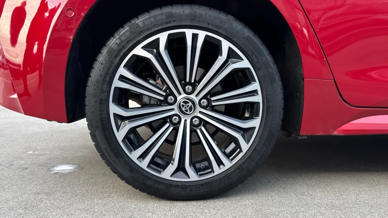 Toyota Corolla 2, 0 HEV , снимка 17 - Автомобили и джипове - 53161532