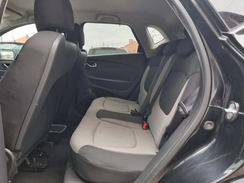 Renault Captur 1.5 dci, снимка 12 - Автомобили и джипове - 53539179