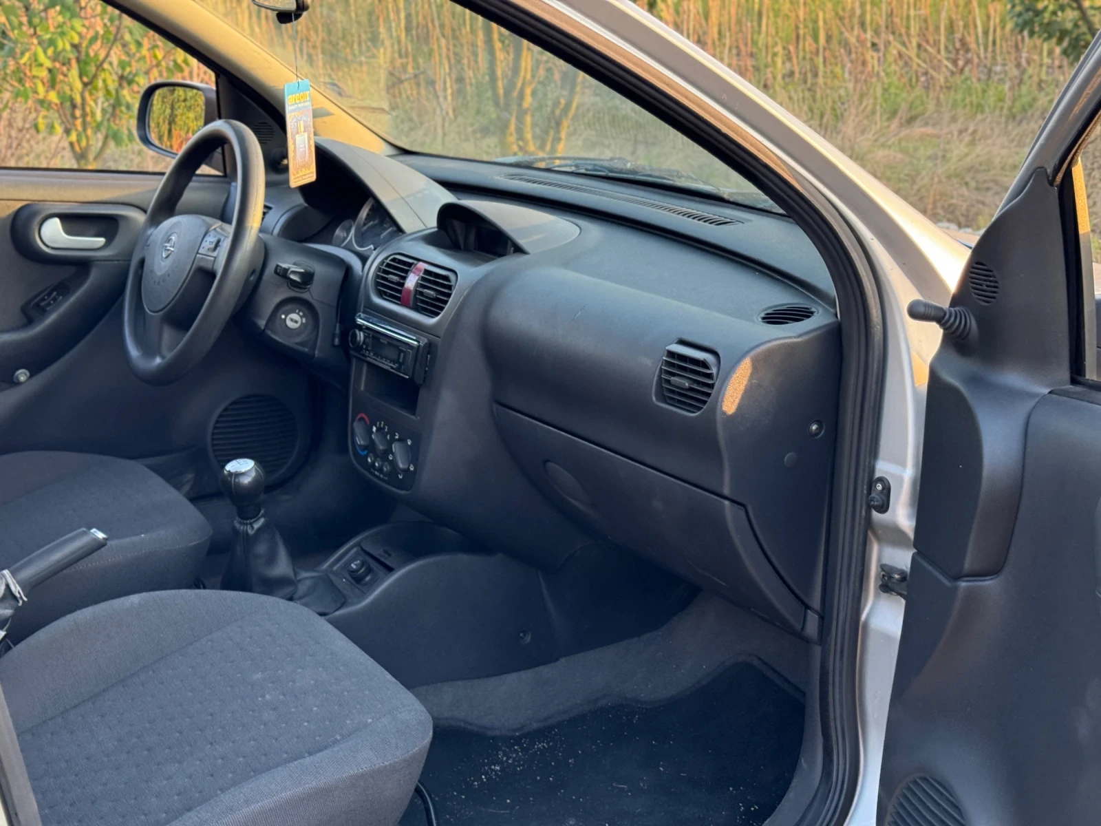 Opel Corsa 1.2 БЕНЗИН - изображение 8