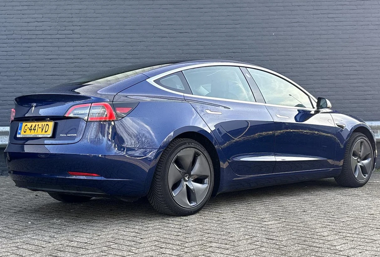 Tesla Model 3  4�4 ���������� Long Range | Mobile.bg � ����������� 1