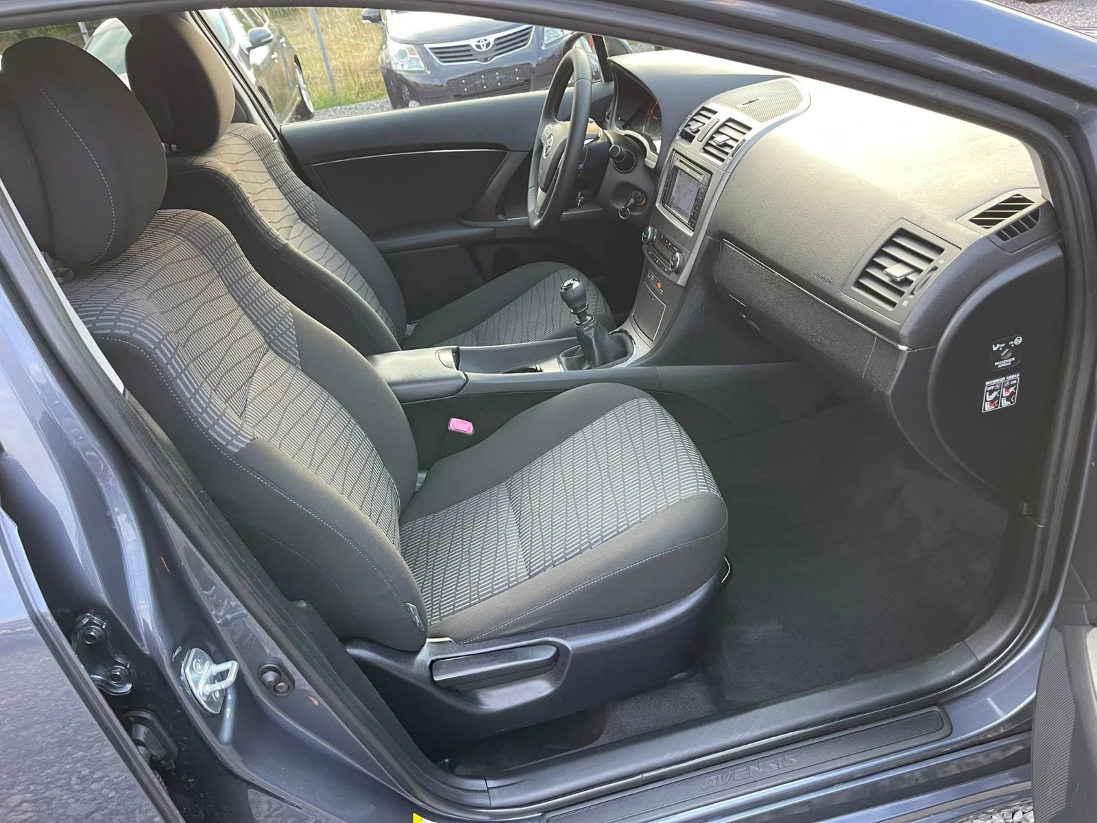 Toyota Avensis 2.2D-4D, 150Hp, 2011г. Навигация, Камера, Темпомат - изображение 10