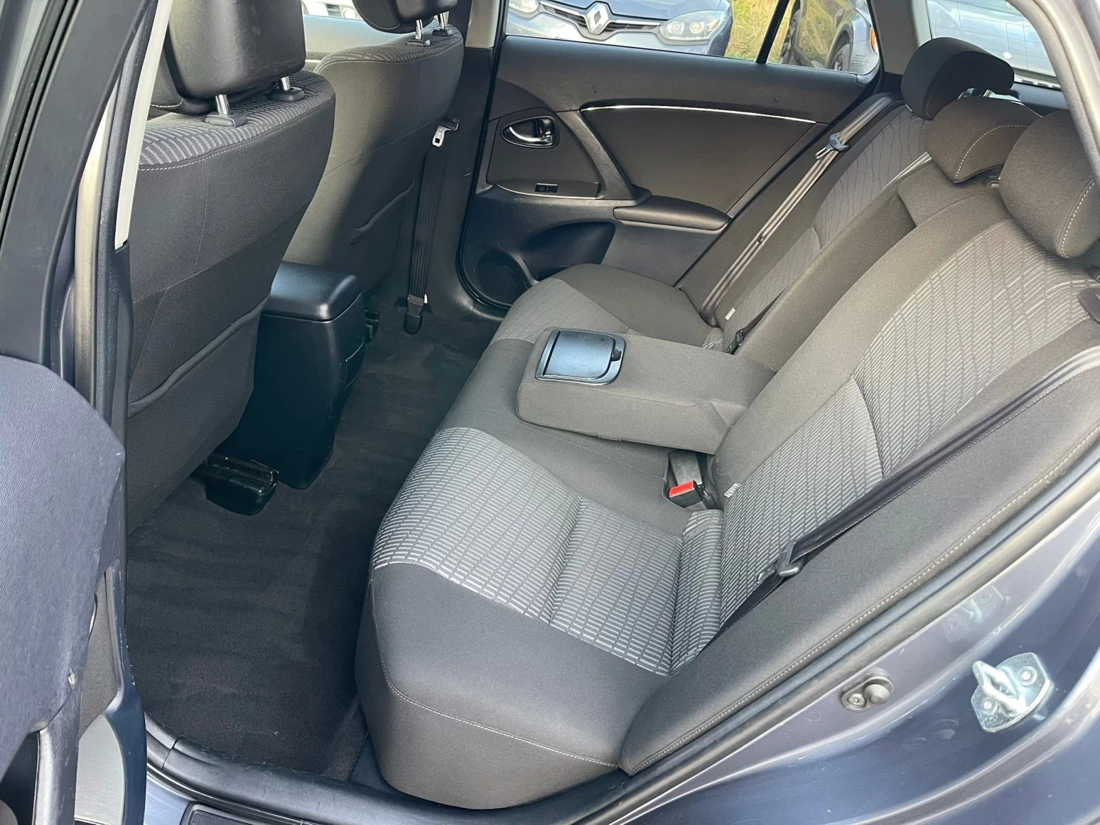 Toyota Avensis 2.2D-4D, 150Hp, 2011�. ���������, ������, �������� | Mobile.bg � ����������� 12