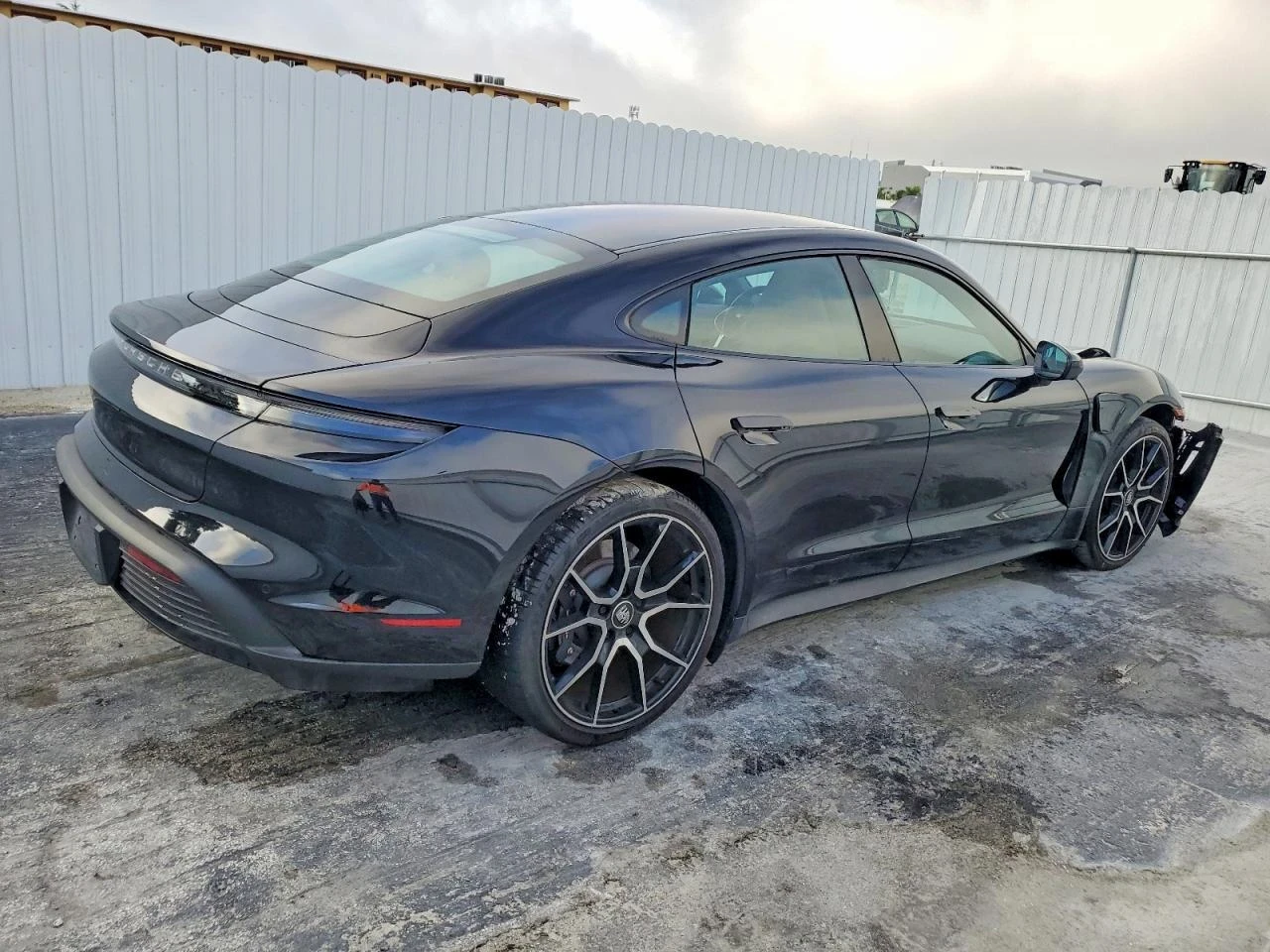 Porsche Taycan | ЦЕНА ДО БЪЛГАРИЯ | , снимка 4 - Автомобили и джипове - 53858770