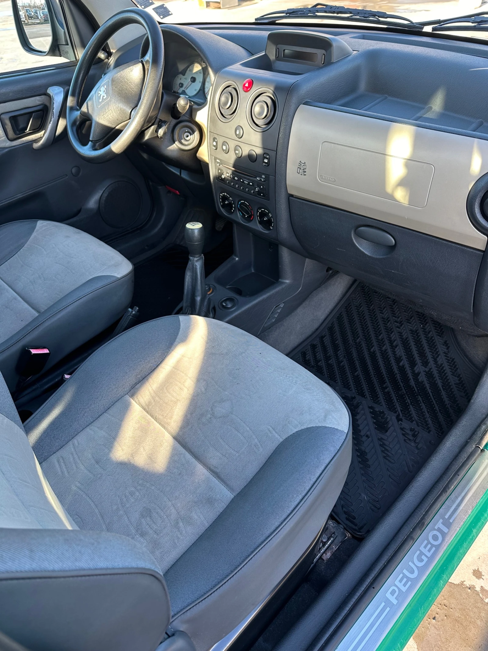 Peugeot Partner, снимка 17 - Автомобили и джипове - 54008602