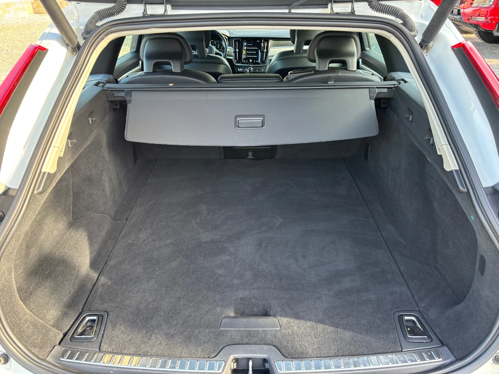 Volvo V90 D4 / AUTOMAT / LED / NAVI, снимка 12 - Автомобили и джипове - 54249298